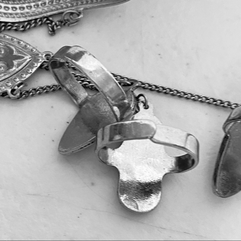 Vintage Silver-tone Chained Bracelet with 3 rings - Picture 7 of 15